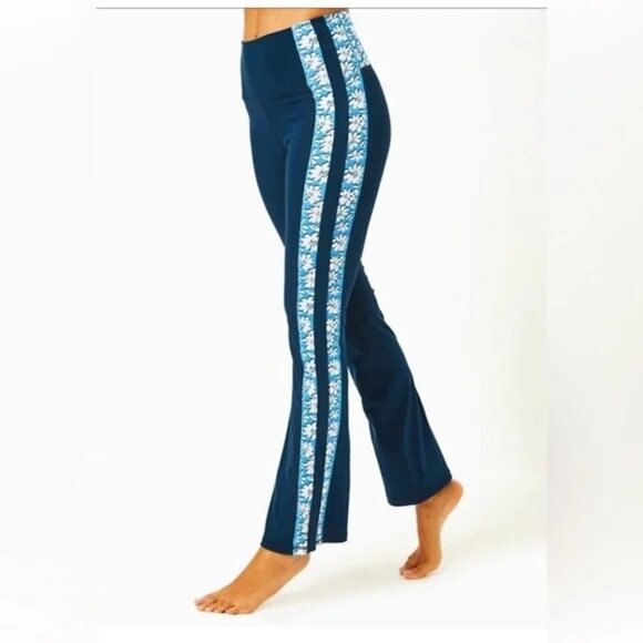 Lilly Pulitzer Luxletic Carpe Vita Flare Leggings Mid-Rise Low Tide Navy XXS - Picture 1 of 15